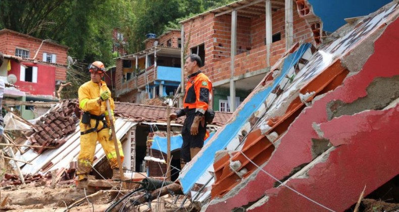 Bombeiros encontram última pessoa desaparecida em São Sebastião.