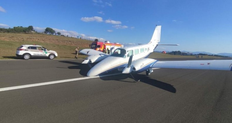 Avião faz pouso de emergência no Oeste.