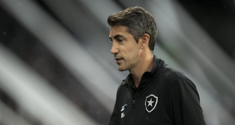 Botafogo anuncia a demissão de Bruno Lage.