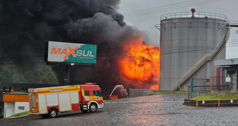 Incêndio atinge depósito da Maxsul em Chapecó