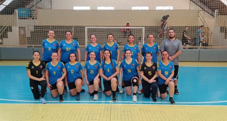 Equipe de Handebol Feminino de Maravilha disputa amistoso em Guarujá do Sul.