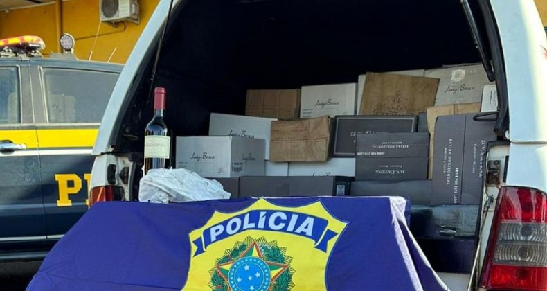 Quase 600 garrafas de vinhos importadas ilegalmente são apreendidas na BR-282.