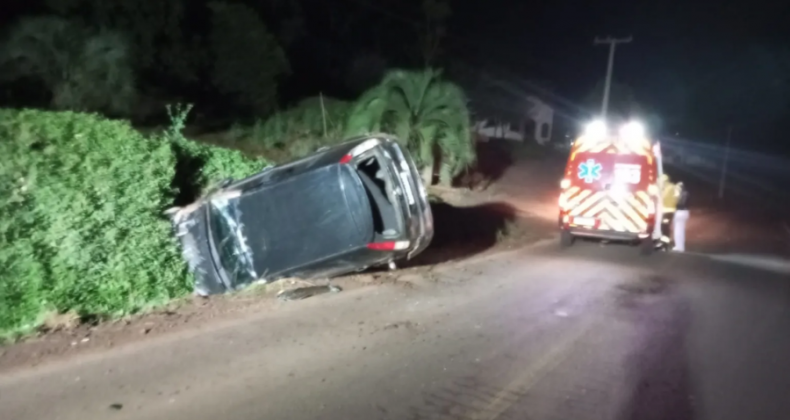 Capotamento é registrado no interior de Pinhalzinho